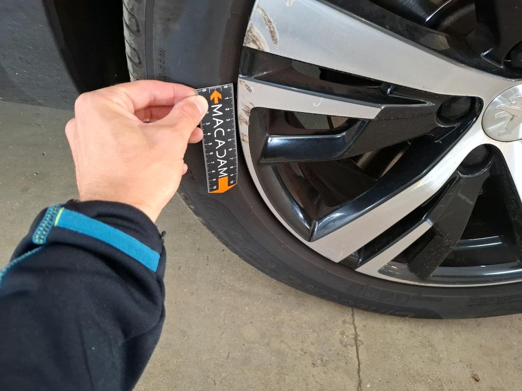 PEUGEOT 3008 Hybrid 225 e-EAT8 GT 2020