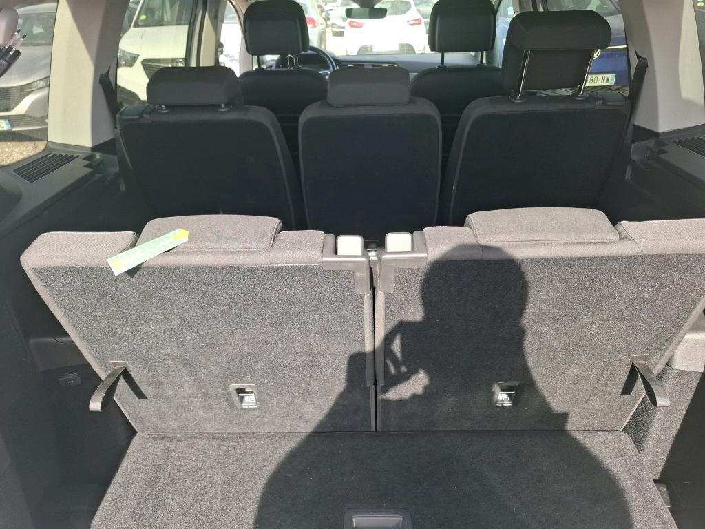 VOLKSWAGEN TOURAN BUSINESS 2.0 TDI 150 DSG7 5pl Life 2022
