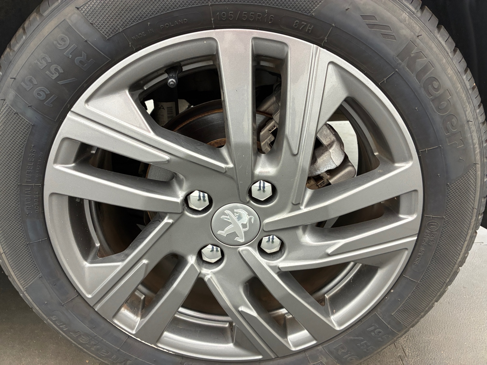 PEUGEOT 208 PureTech 100 S&S EAT8 Style 2021
