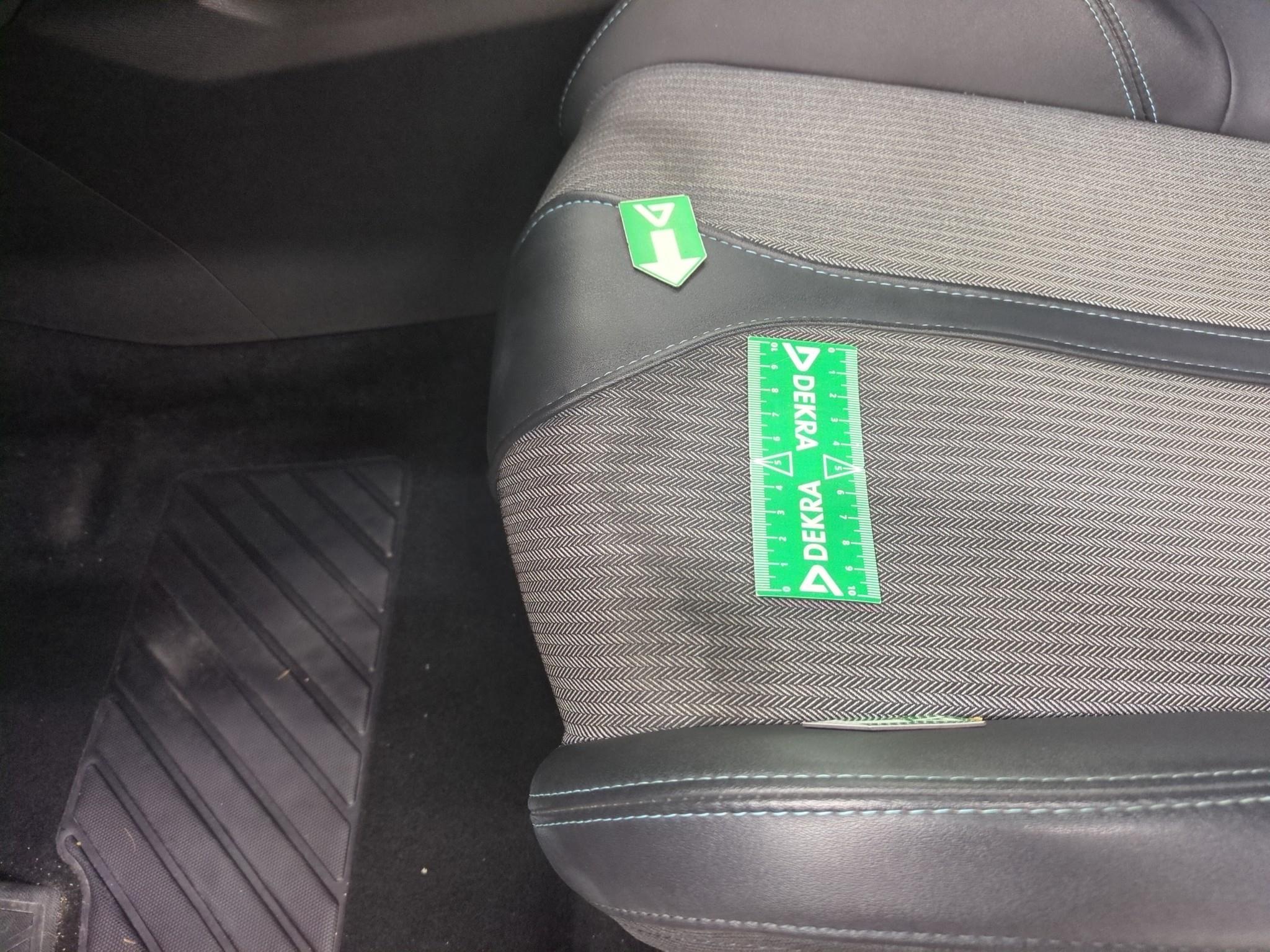 PEUGEOT 5008 Hybrid 136 e-DCS6 Allure Pack 2024
