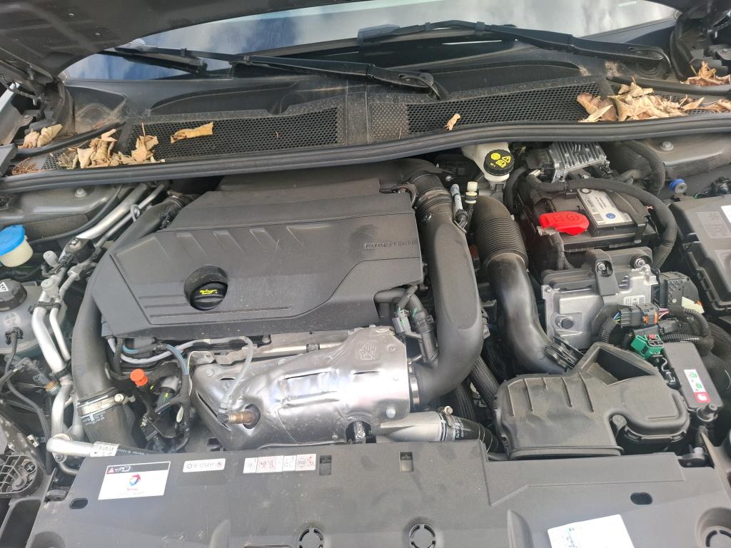 PEUGEOT 408 PHEV 180 e-EAT8 Allure 2024