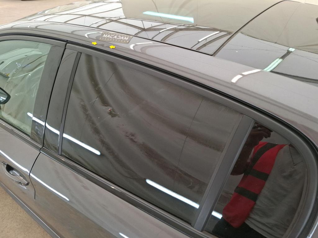 PEUGEOT 208) 208 PureTech 100 S&S BVM6 GT 2023