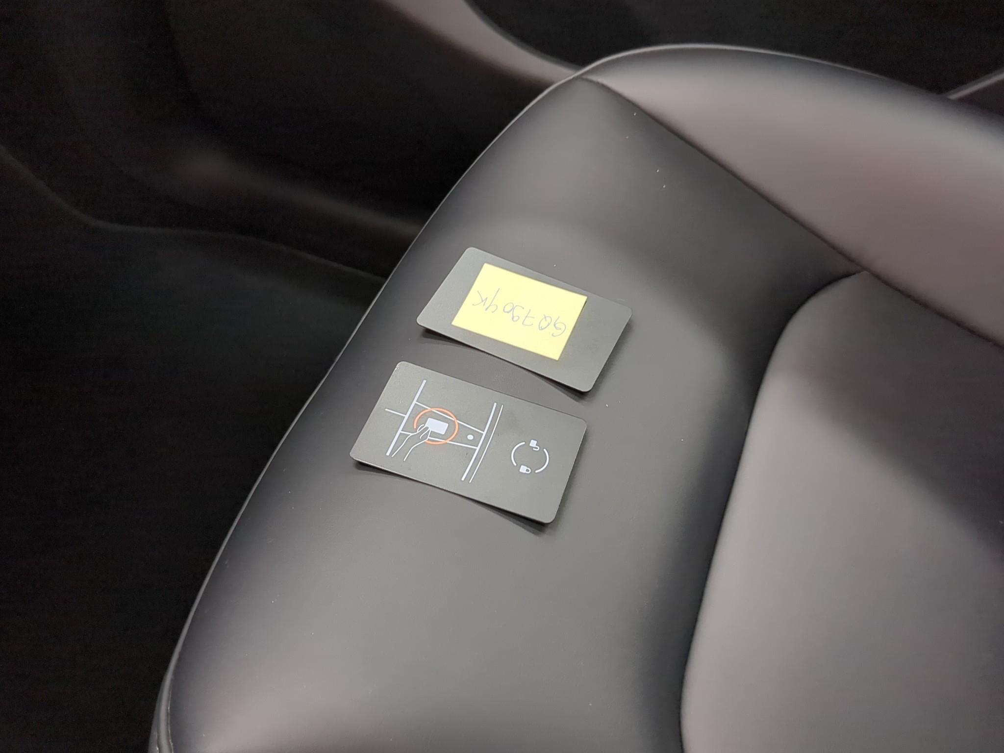 TESLA  2023