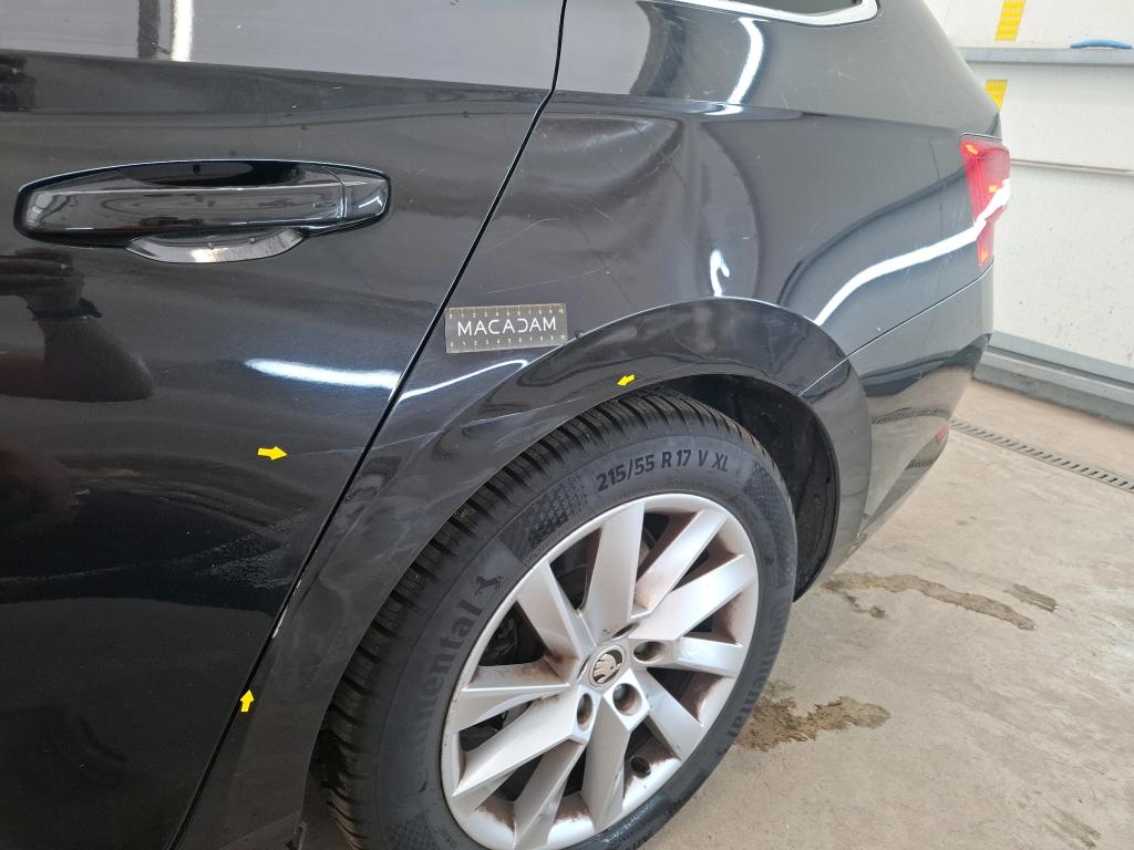 SKODA SUPERB COMBI 2.0 TDI 150 SCR DSG7 Business 2022