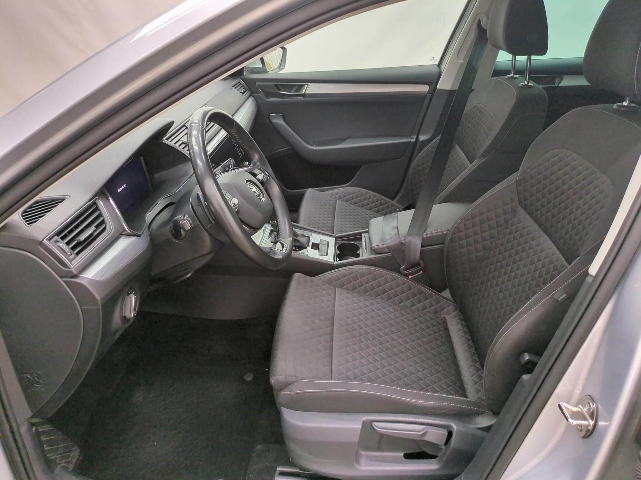 SKODA SUPERB COMBI 2.0 TDI 150 SCR DSG7 Business 2024