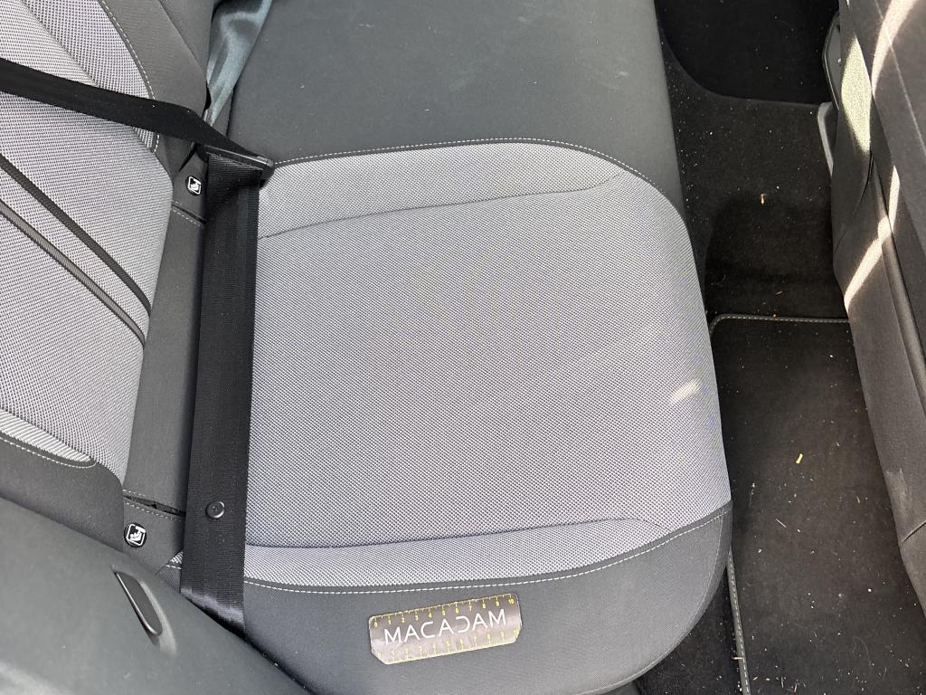 SEAT LEON 1.5 eTSI Hybrid 115 DSG7 Business 2025