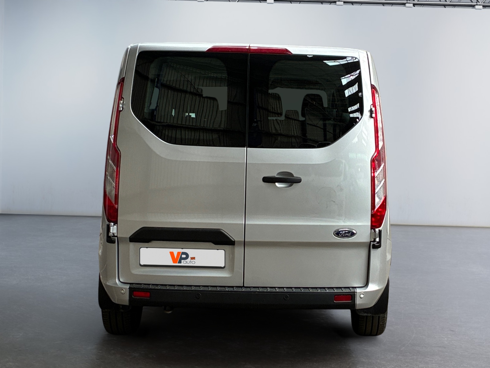 FORD Transit Custom Kombi 320 L2H1 2.0 EcoBlue 130 Trend Business 9pl 2023
