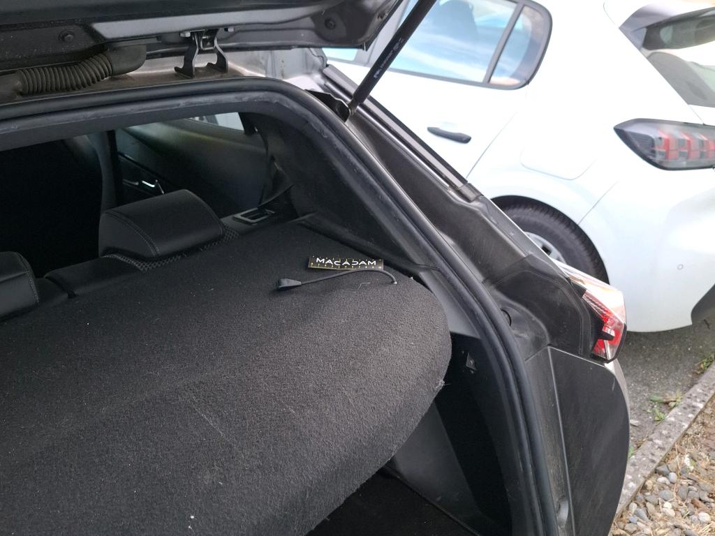 PEUGEOT 2008 BlueHDi 130 S&S EAT8 GT 2022