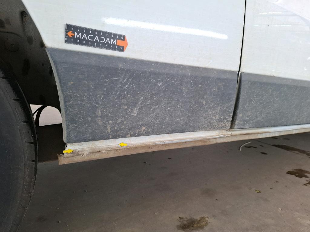 RENAULT TRAFIC FOURGON FGN L2H1 3000 KG BLUE DCI 130 CONFORT 2022