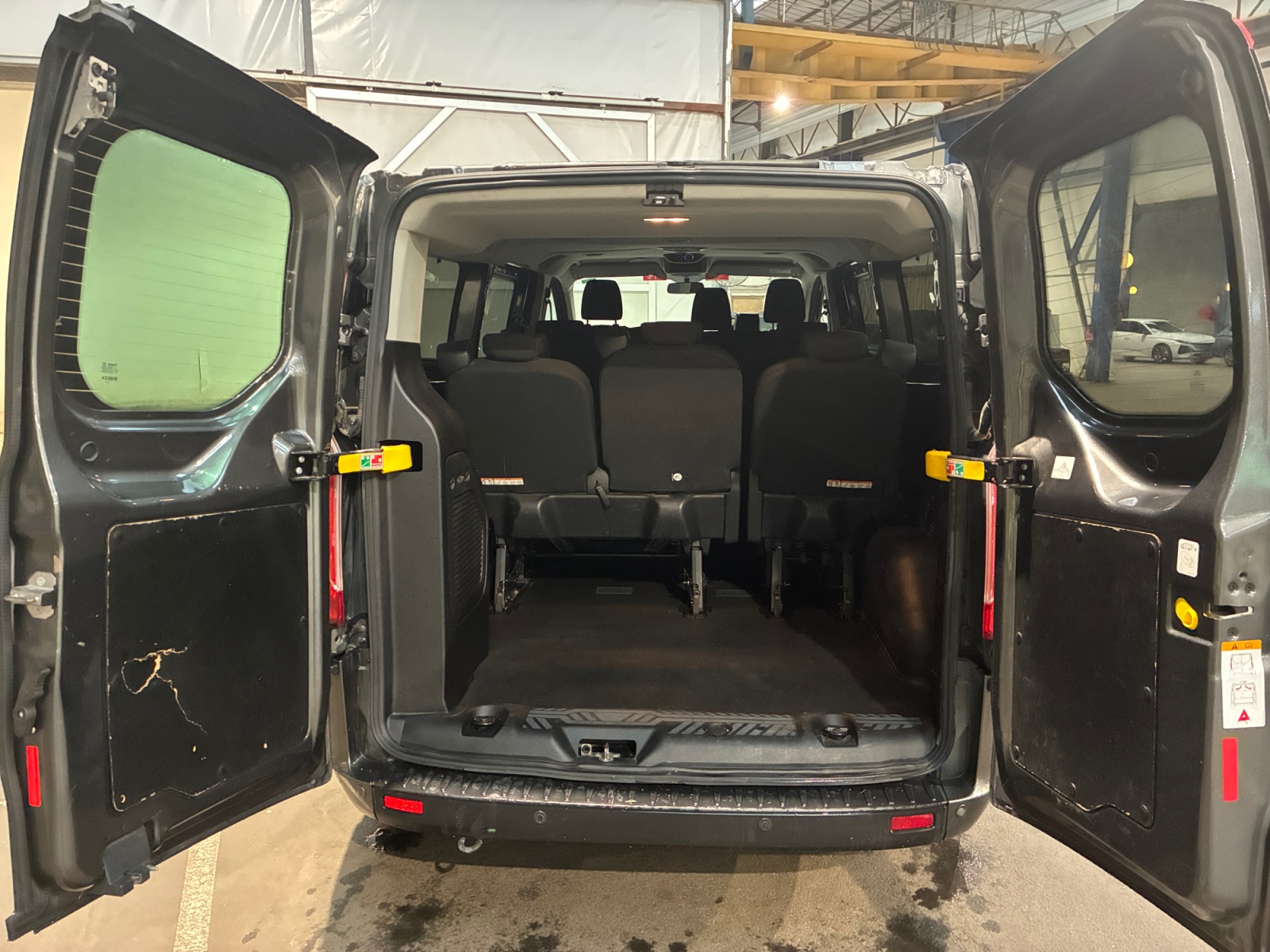 FORD TRANSIT Custom KOMBI 320 L2H1 2.0 EcoBlue 130 Trend Business 2023