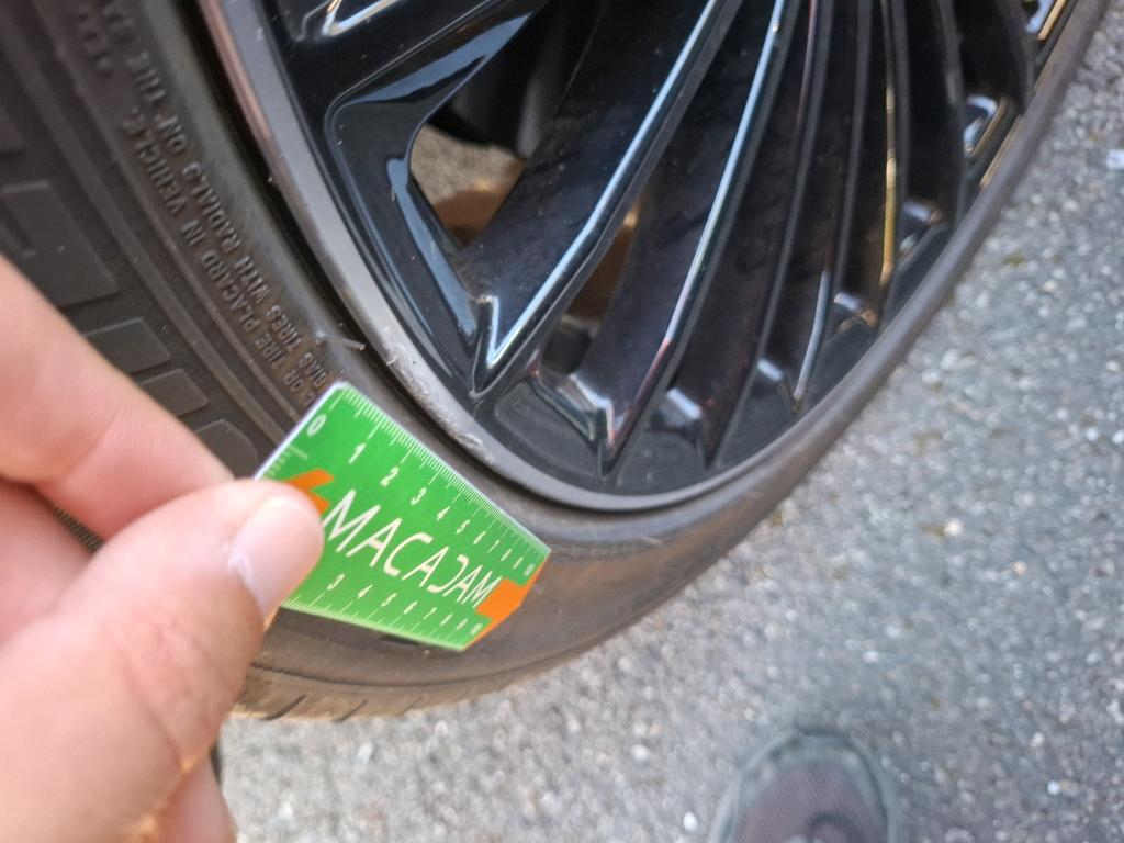 MERCEDES-BENZ GLC 300 de Hybrid EQ 9G-Tronic 4Matic AMG Line 2024