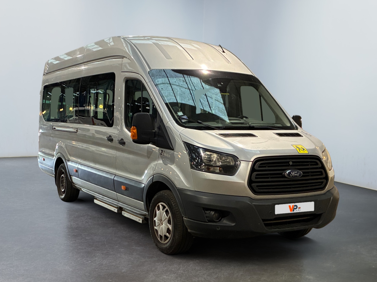 FORD TRANSIT KOMBI TPMR P350 L4H3 2.0 TDCi 130 Ambiente 8pl 2017