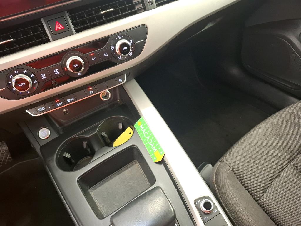AUDI A4 AVANT 35 TDI 163 S tronic 7 Business Line 2021