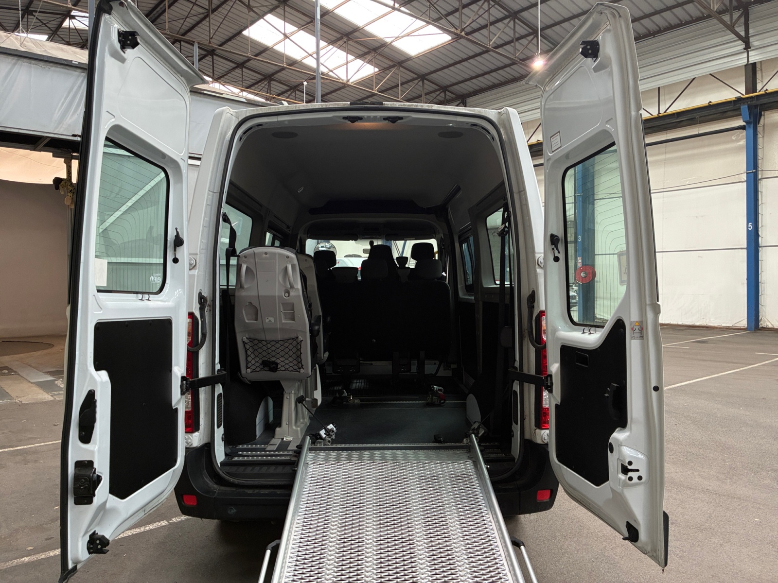 RENAULT MASTER Combi TPMR L2H2 dCi 145 Energy 2019