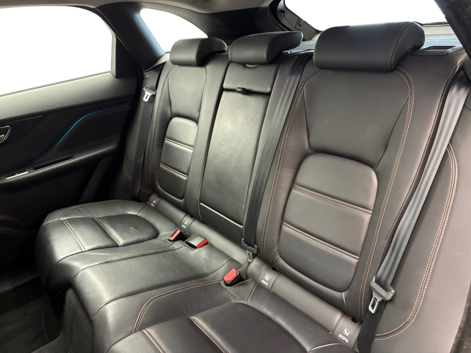 JAGUAR F-Pace 2.0 D - 180 ch AWD BVA8 Prestige Prestige 2018