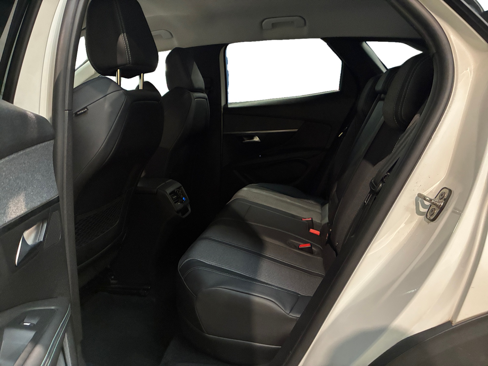 PEUGEOT 3008 Hybrid 225 e-EAT8 Allure Pack 2022