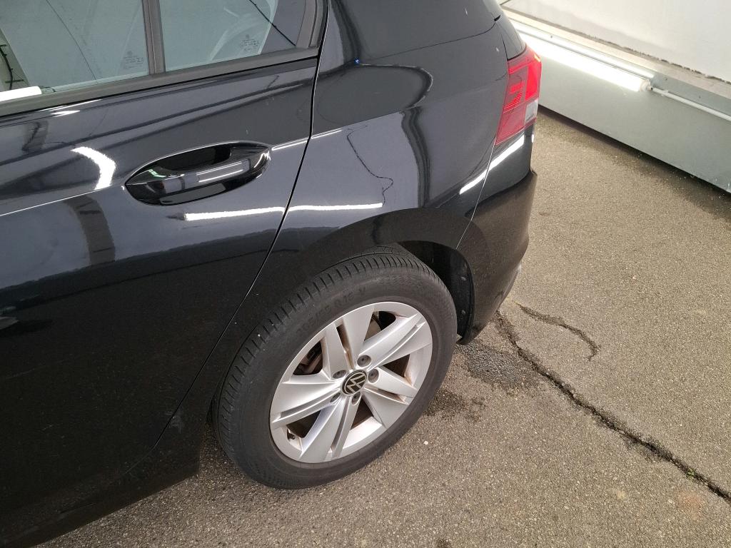 VOLKSWAGEN GOLF 1.0 eTSI OPF 110 DSG7 Life Business 2022