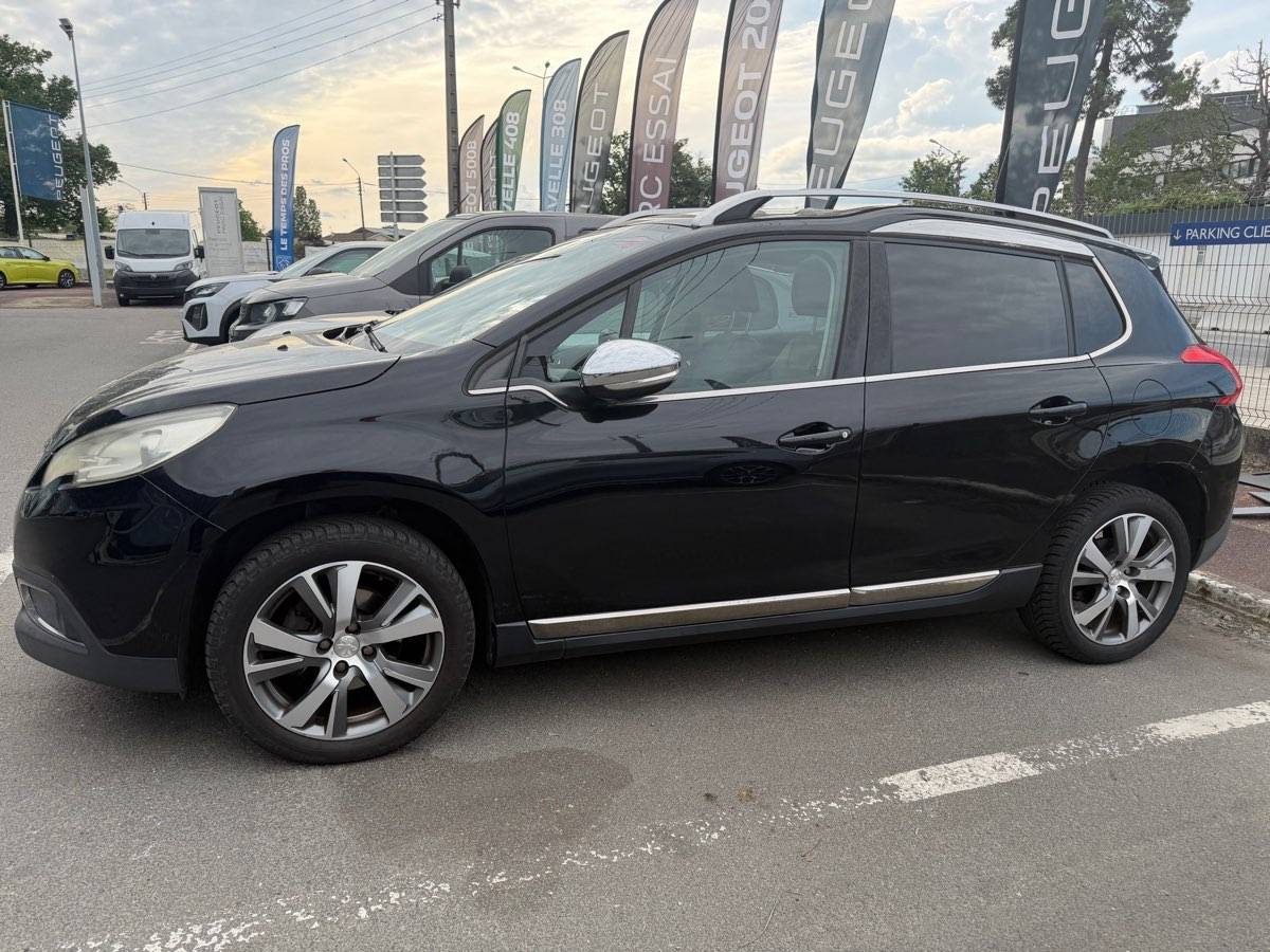PEUGEOT 2008 1.6 e-HDi 115ch FAP BVM6 Féline Titane Féline Titane 2013