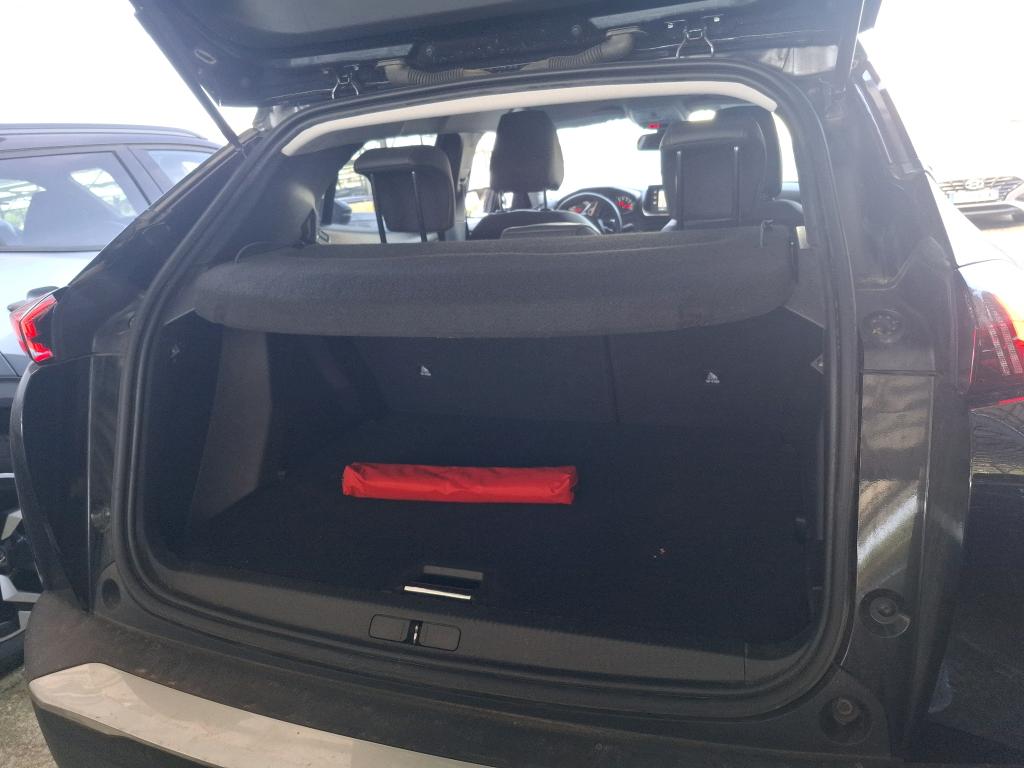 PEUGEOT 2008 BlueHDi 130 S&S EAT8 Allure 2021