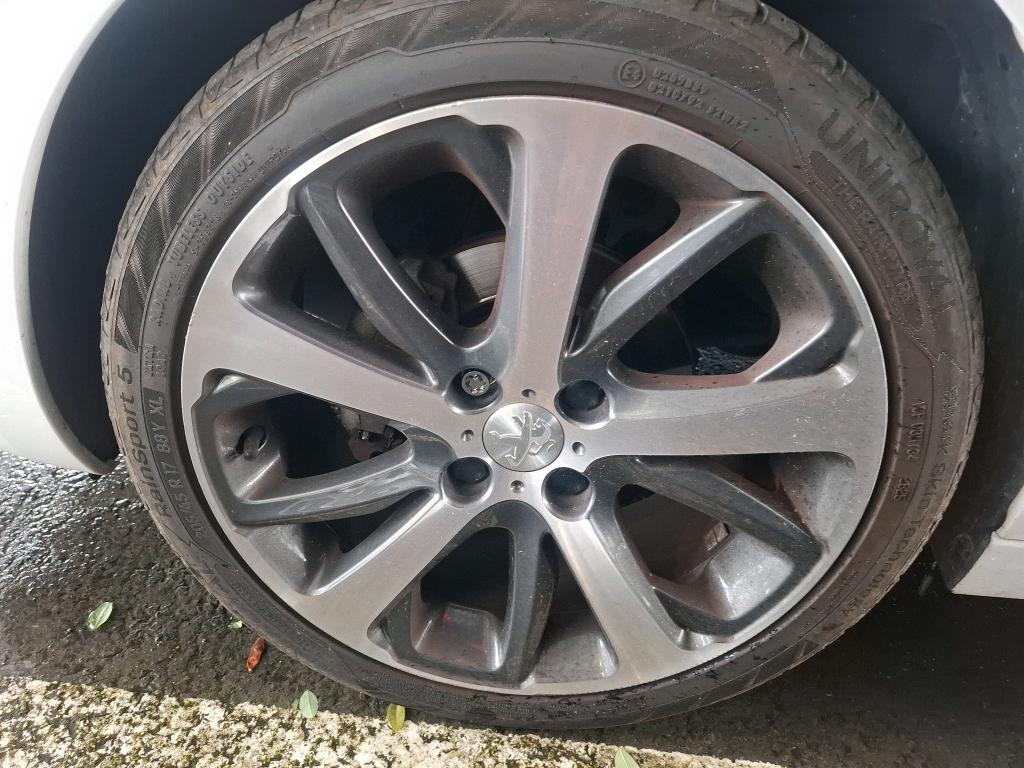 PEUGEOT 208 1.6 BlueHDi 120ch S&S BVM6 Féline 2016