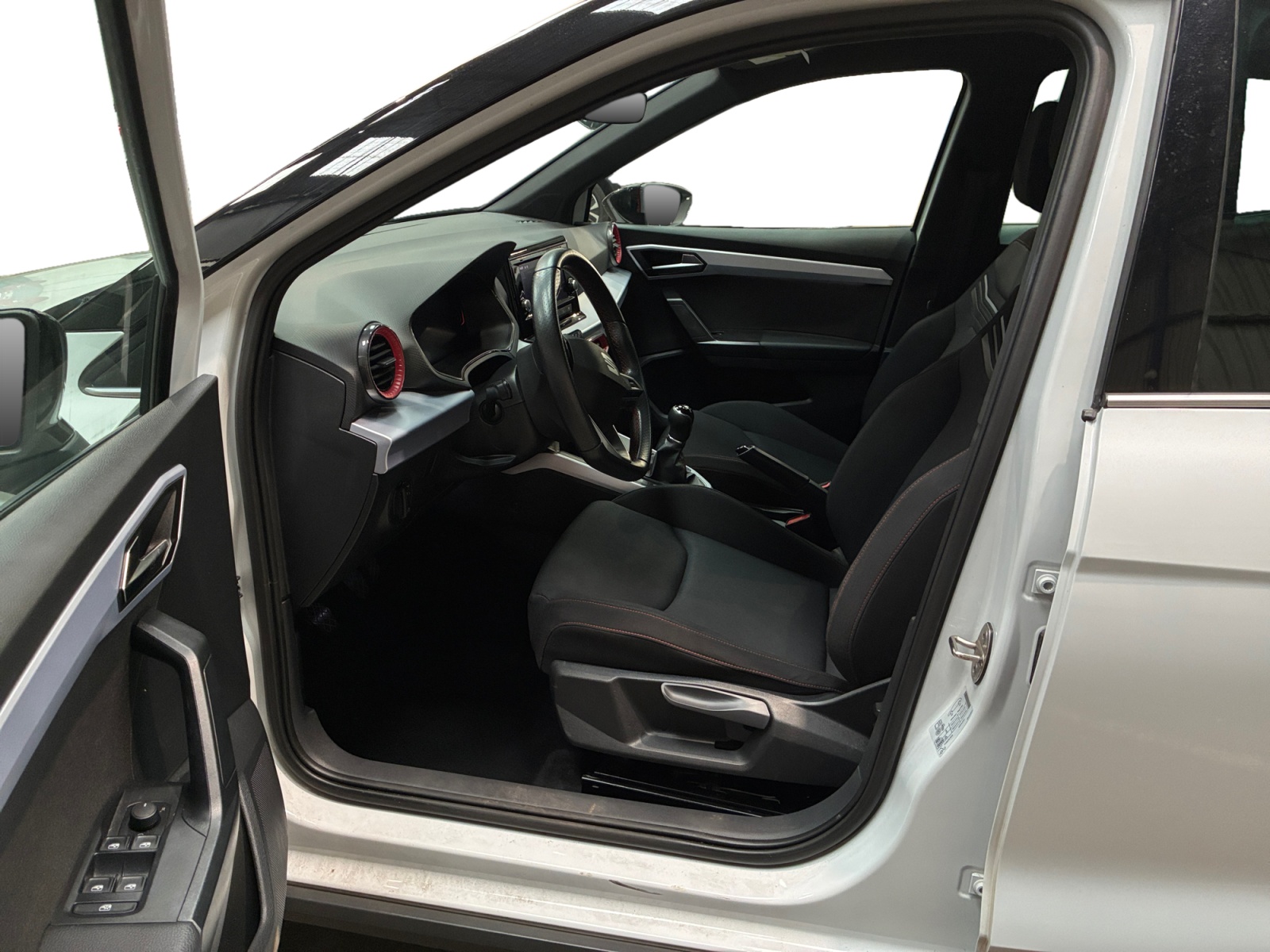 SEAT Arona 1.0 TSI 95 ch Start/Stop BVM5 Xperience pack FR 2024