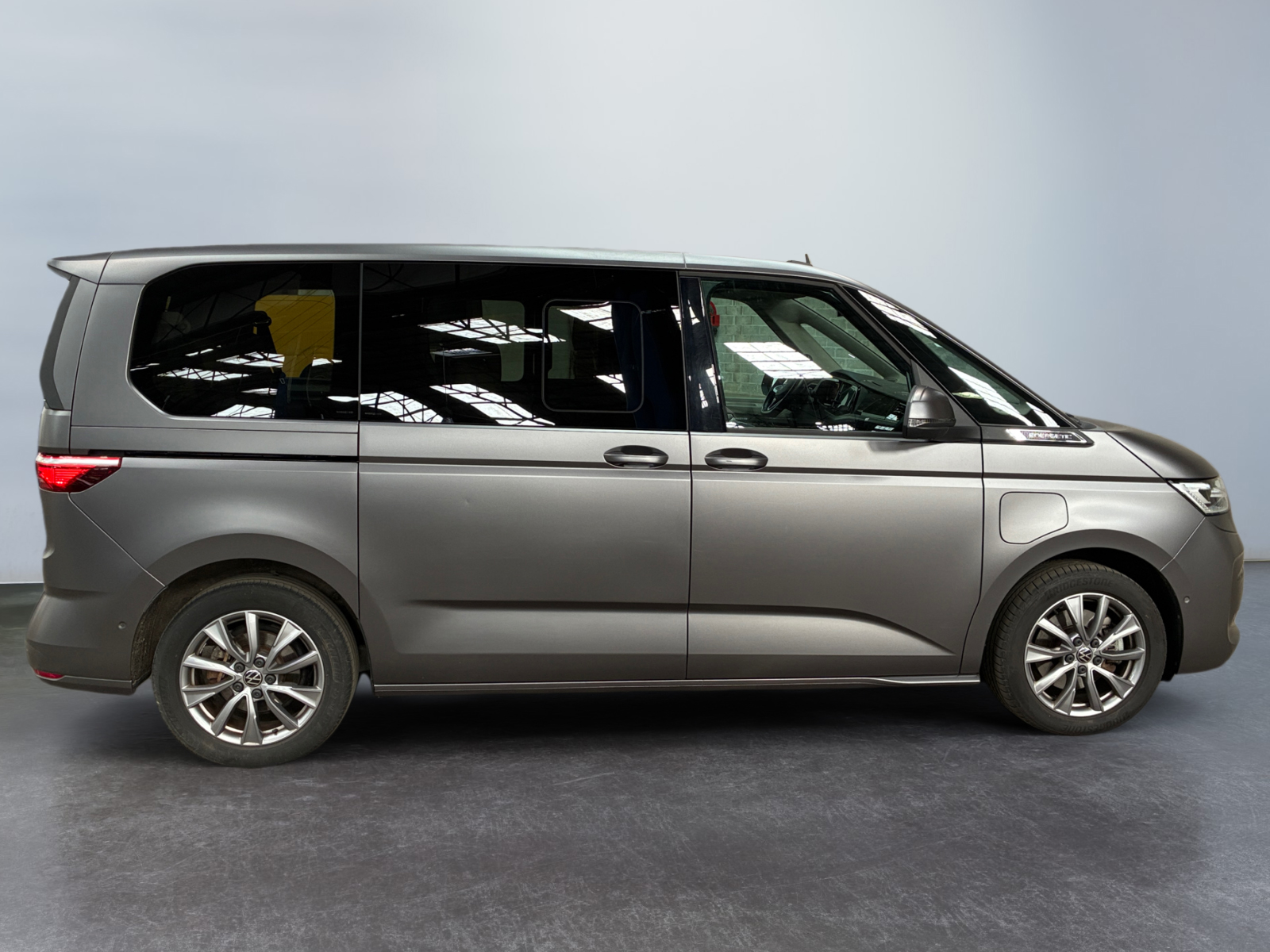 VOLKSWAGEN Multivan Court 1.4 eHybrid 218 DSG6 Energetic 7pl 2022