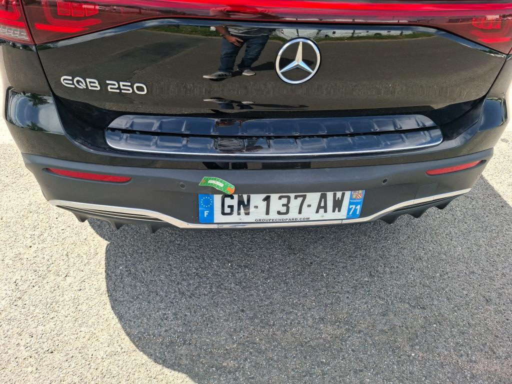 MERCEDES-BENZ EQB 250 AMG Line 2023