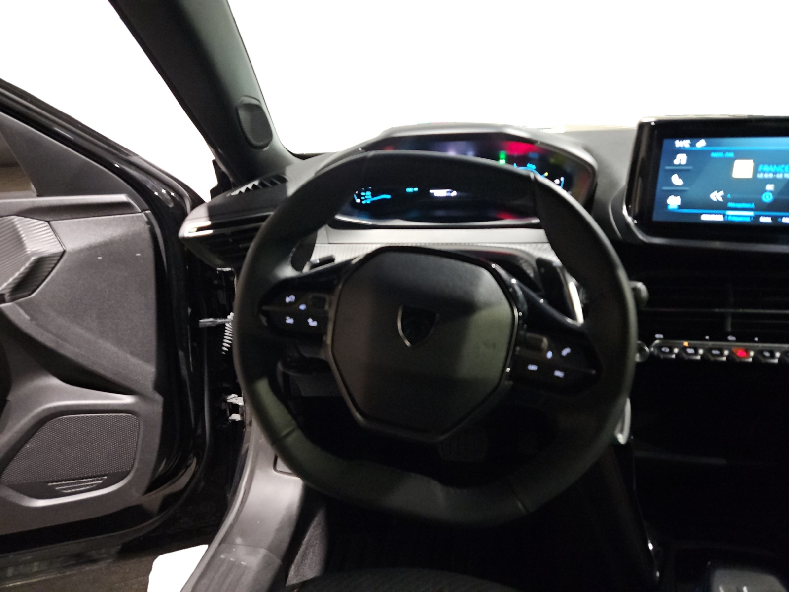 PEUGEOT 2008 Hybrid 136 e-DCS6 Style 2025