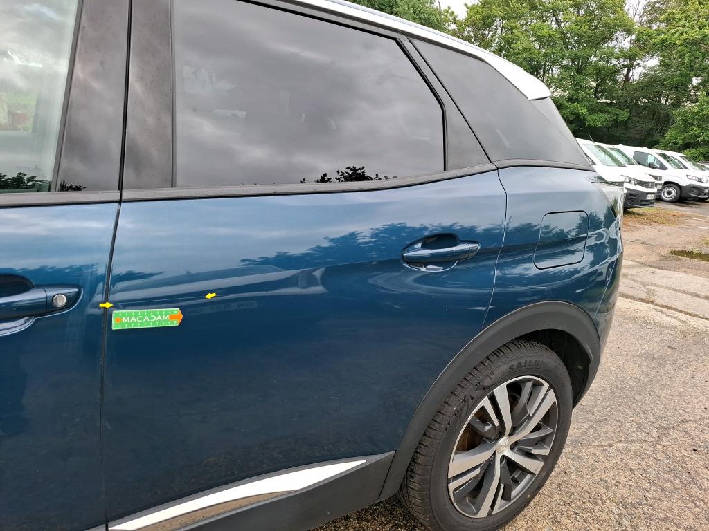 PEUGEOT 3008 Hybrid 225 e-EAT8 Allure 2022
