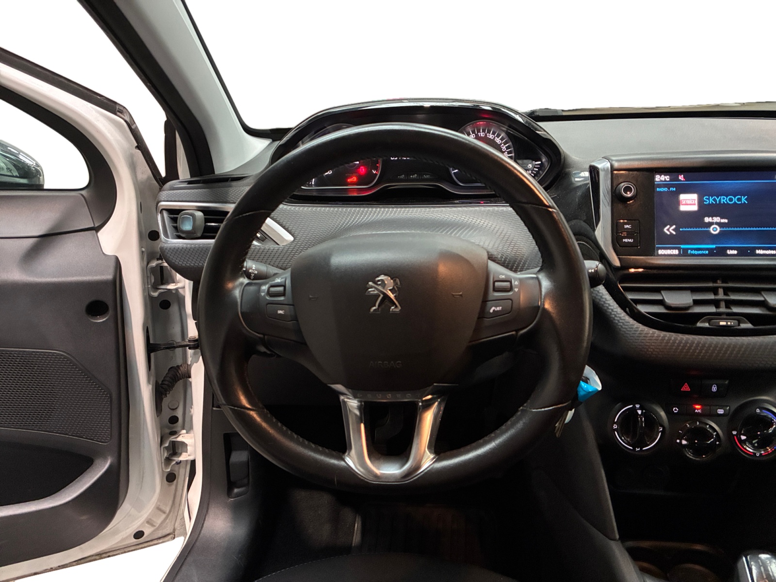 PEUGEOT 208 Style PureTech 82 BVM5 5 ptes 2017