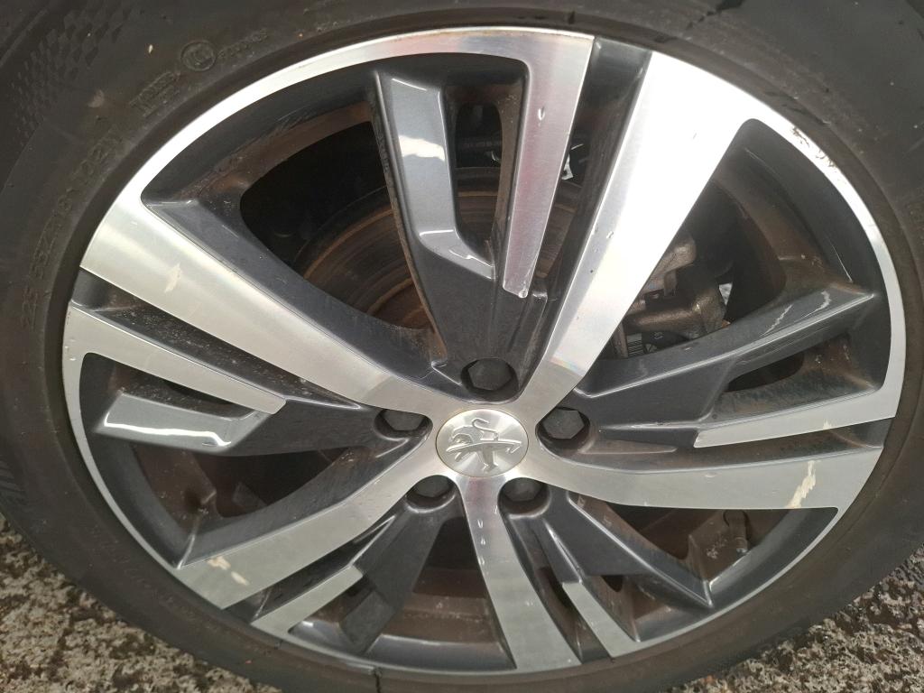 PEUGEOT 3008 Hybrid 225 e-EAT8 Allure Pack 2021