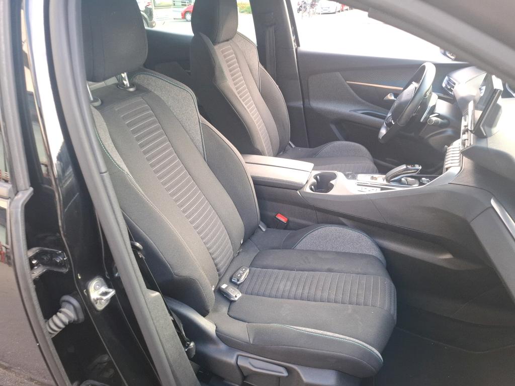 PEUGEOT 3008 Hybrid 225 e-EAT8 Active Pack 2023