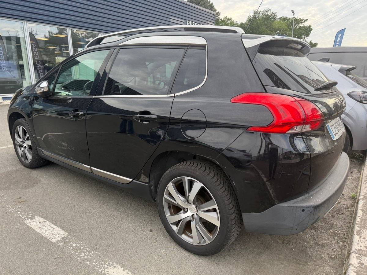 PEUGEOT 2008 1.6 e-HDi 115ch FAP BVM6 Féline Titane Féline Titane 2013