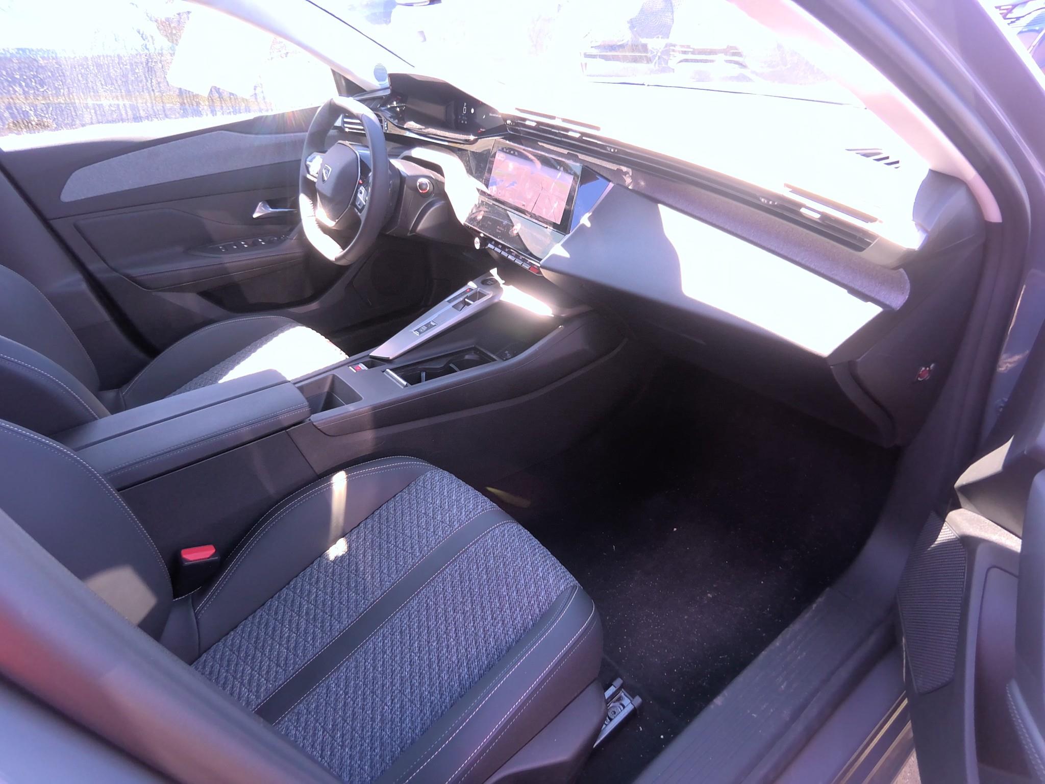 PEUGEOT 308 Hybrid 145 e-DCS6 Allure 2025