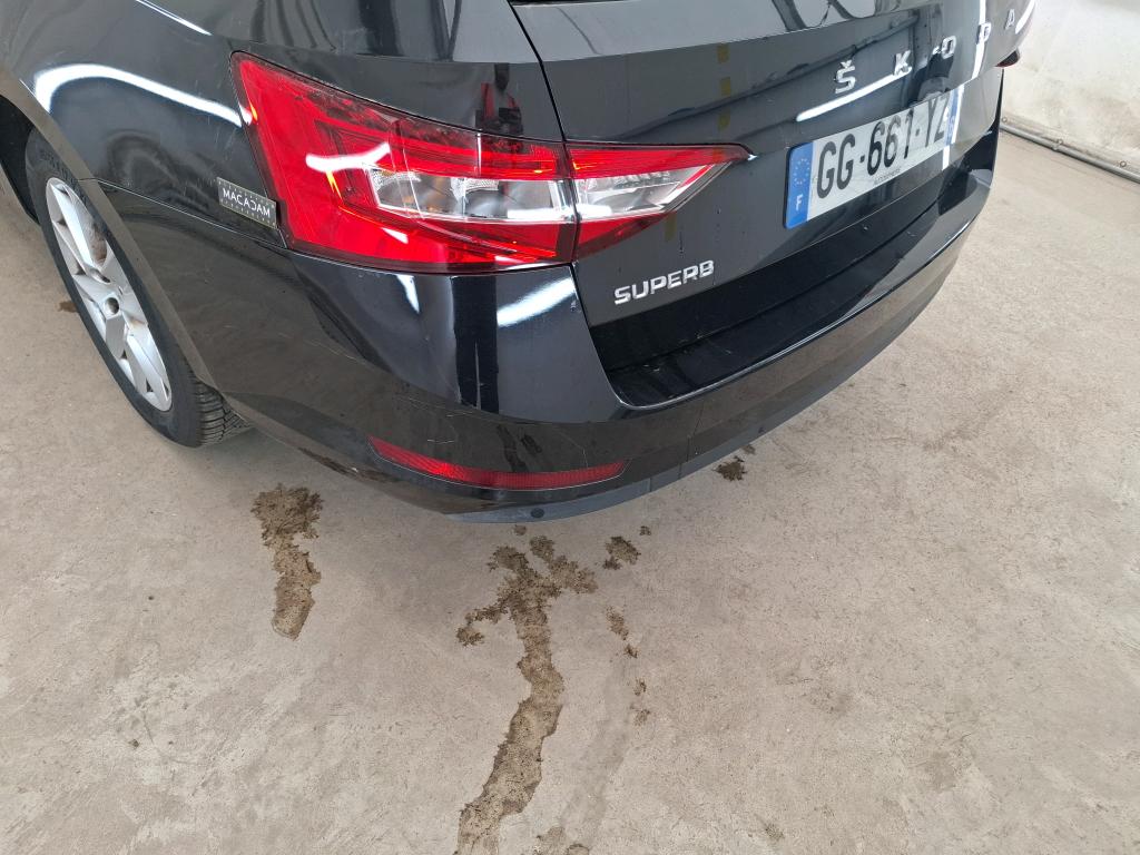 SKODA SUPERB COMBI 2.0 TDI 150 SCR DSG7 Business 2022