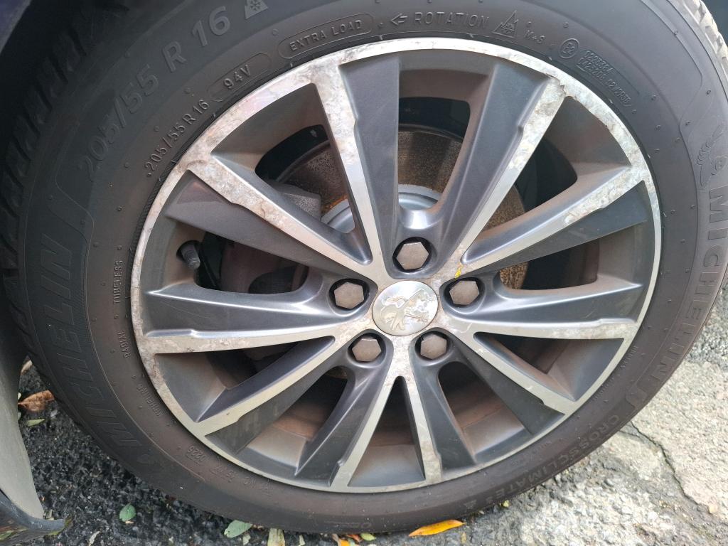 PEUGEOT 308 1.2 PureTech 130ch S&S BVM6 Allure 2015