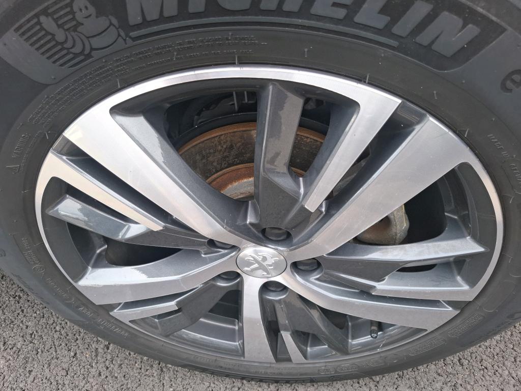 PEUGEOT 3008 Hybrid 180 e-EAT8 Active Pack 2023