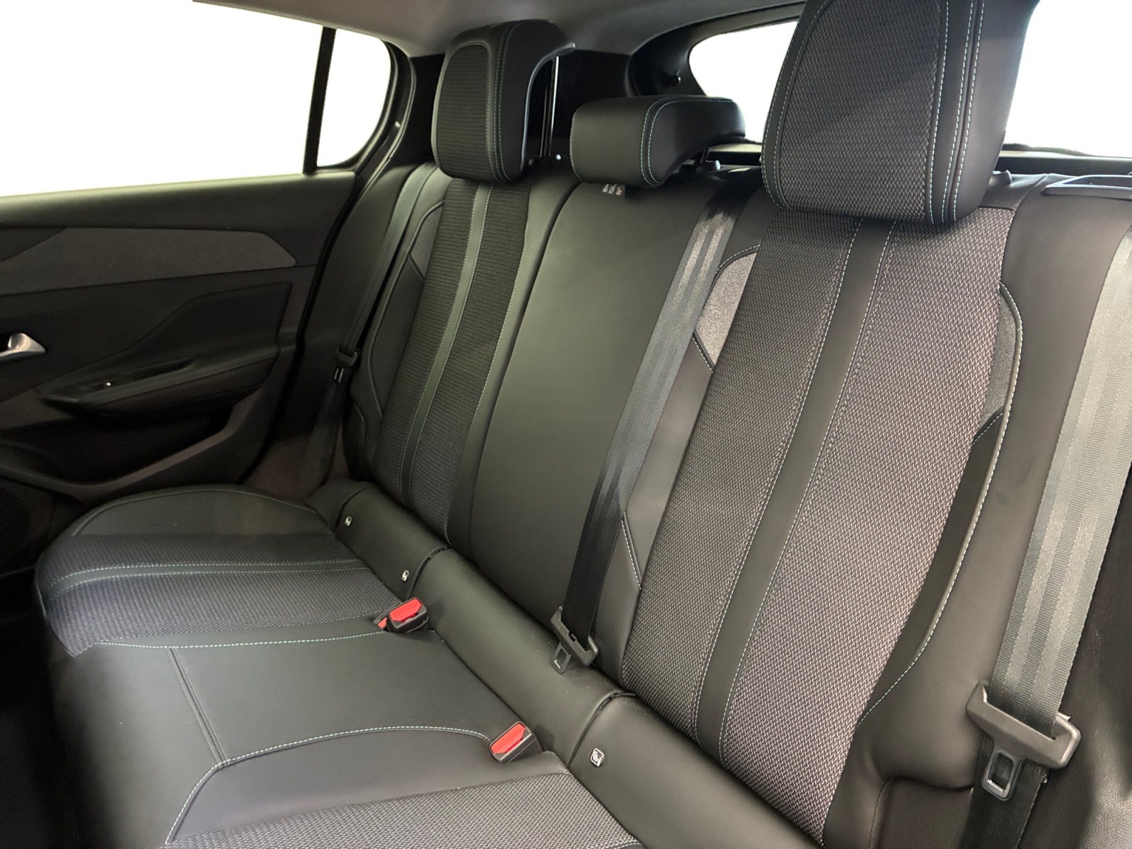 PEUGEOT 308 Hybrid 145 e-DCS6 Allure 2025