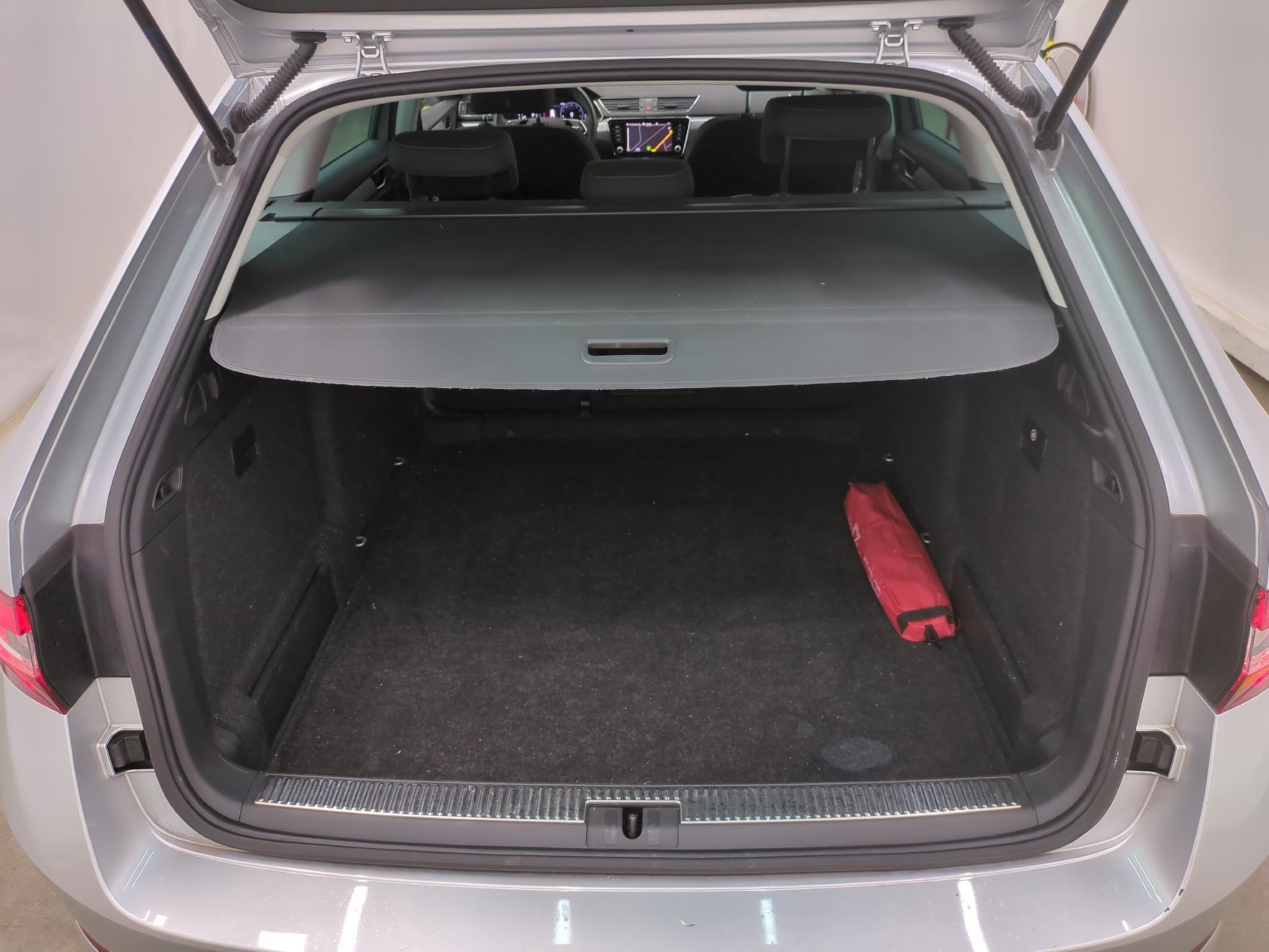 SKODA SUPERB COMBI 2.0 TDI 150 SCR DSG7 Business 2023