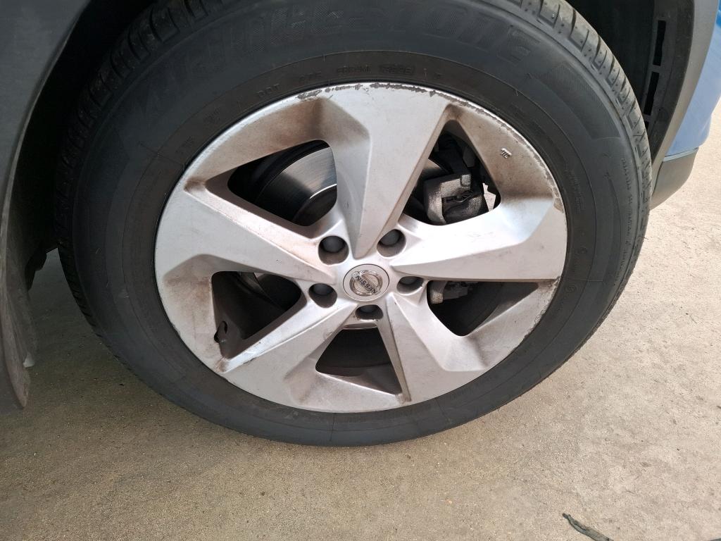 NISSAN  2019