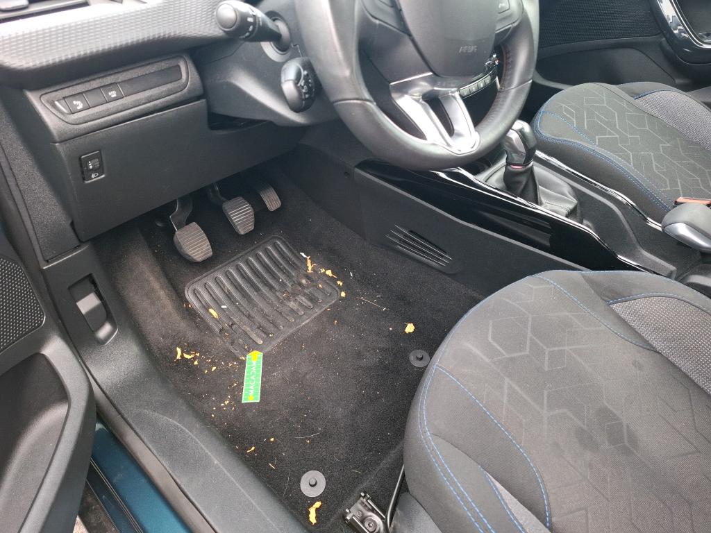 PEUGEOT 2008 PureTech 82ch S&S BVM5 Signature 2019