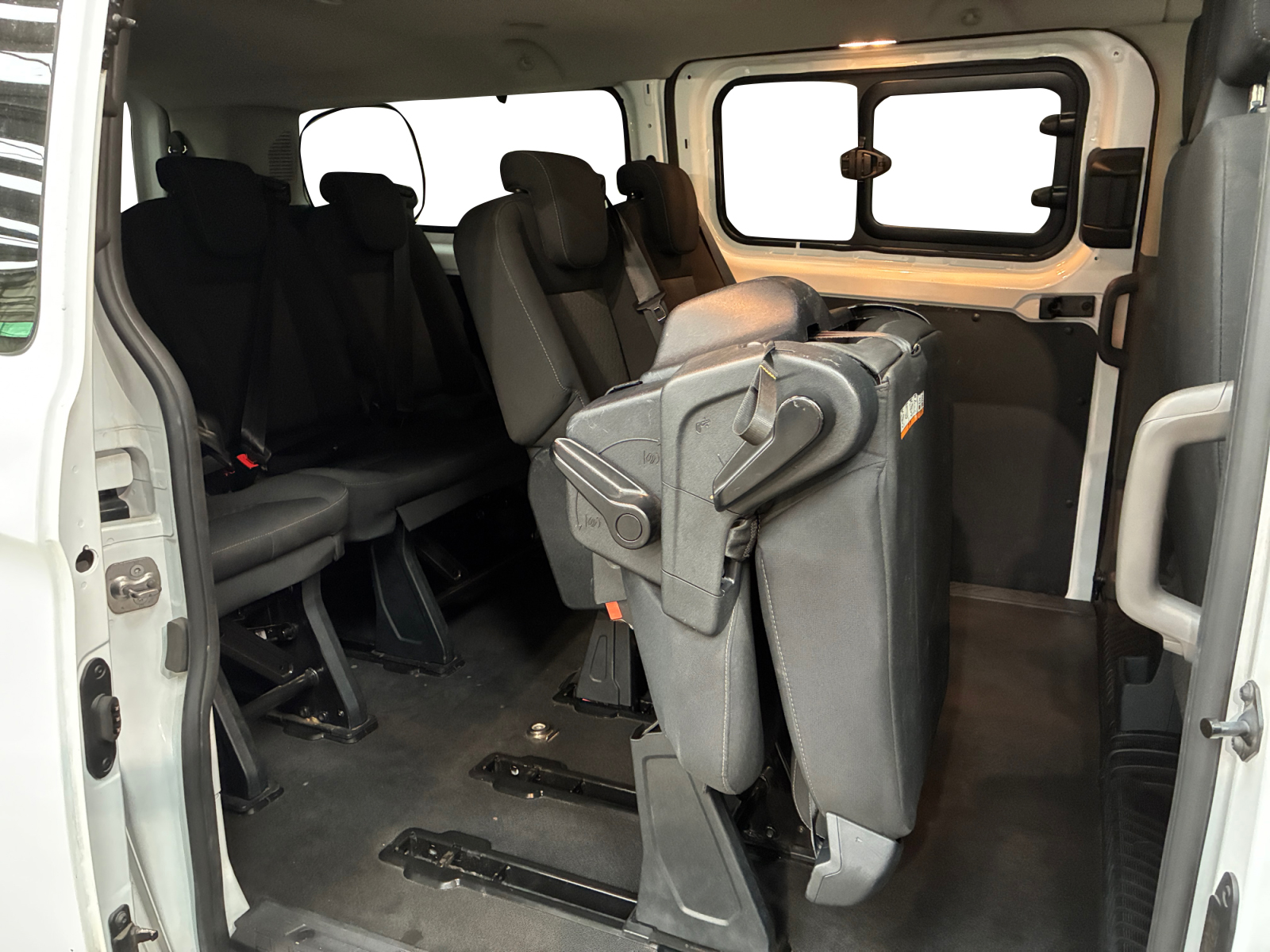 FORD TRANSIT Custom Kombi 320 L2H1 2.0 EcoBlue 130 Trend Business 2020