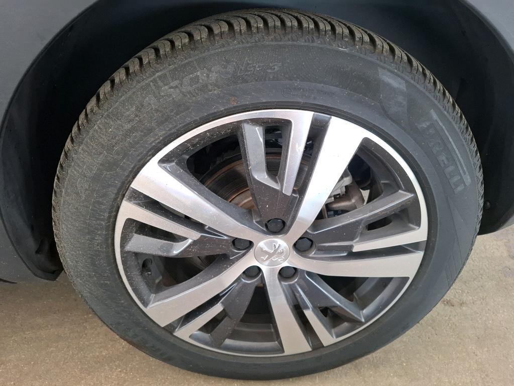 PEUGEOT 3008 Hybrid 225 e-EAT8 Active Pack 2023