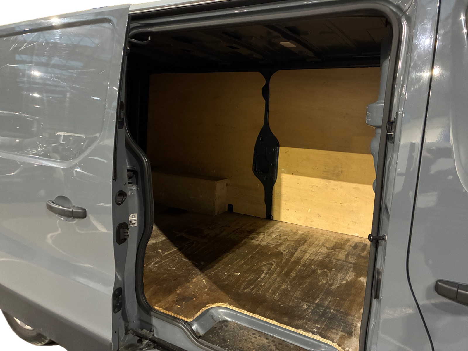 RENAULT TRAFIC FGN L2H1 1300 KG DCI 120 GRAND CONFORT 2021