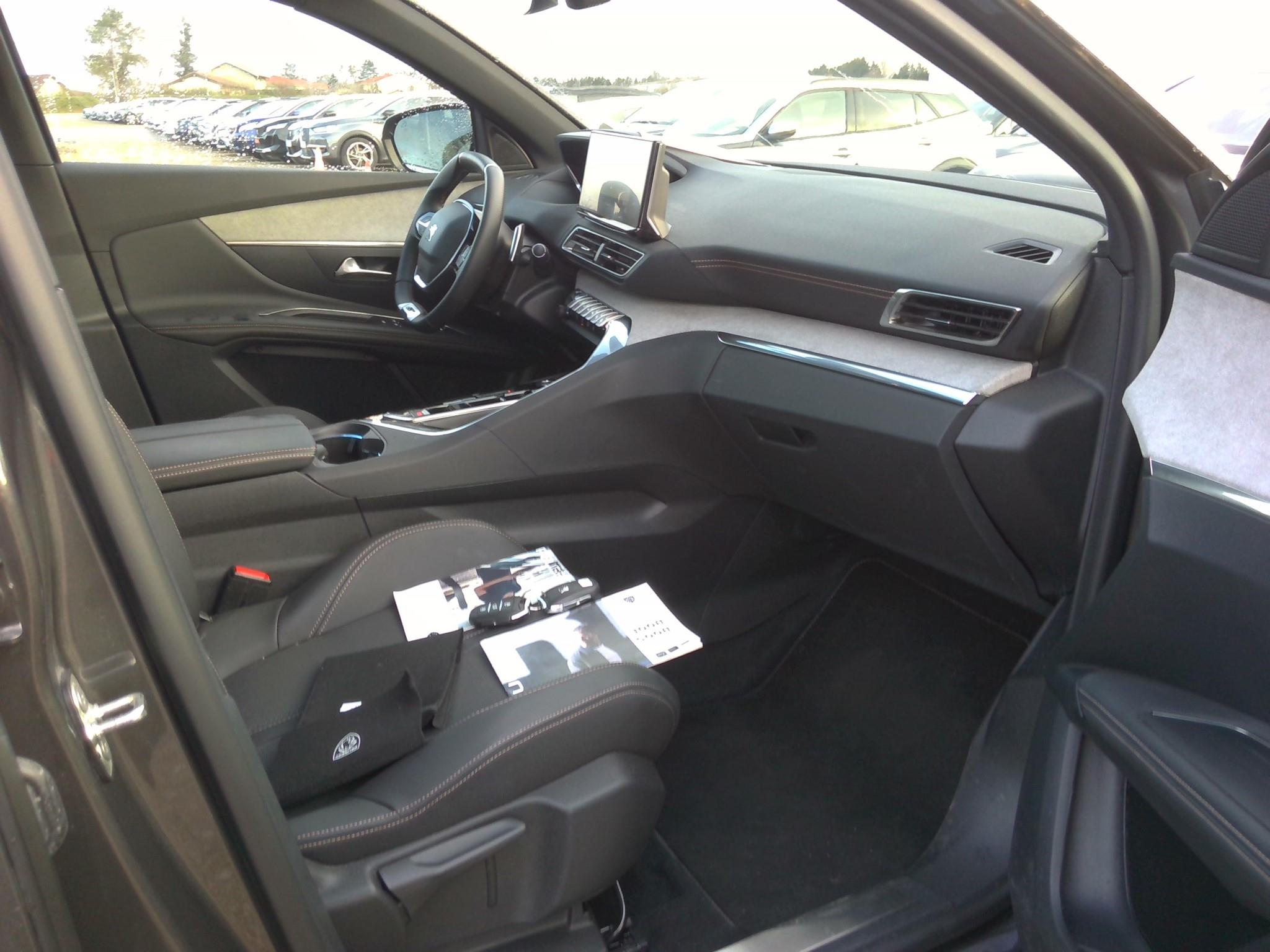 PEUGEOT 3008 Hybrid 225 e-EAT8 GT 2023