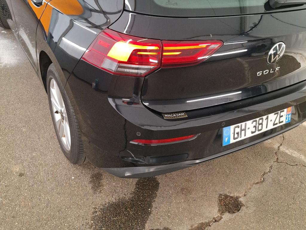VOLKSWAGEN GOLF 1.0 eTSI OPF 110 DSG7 Life Business 2022