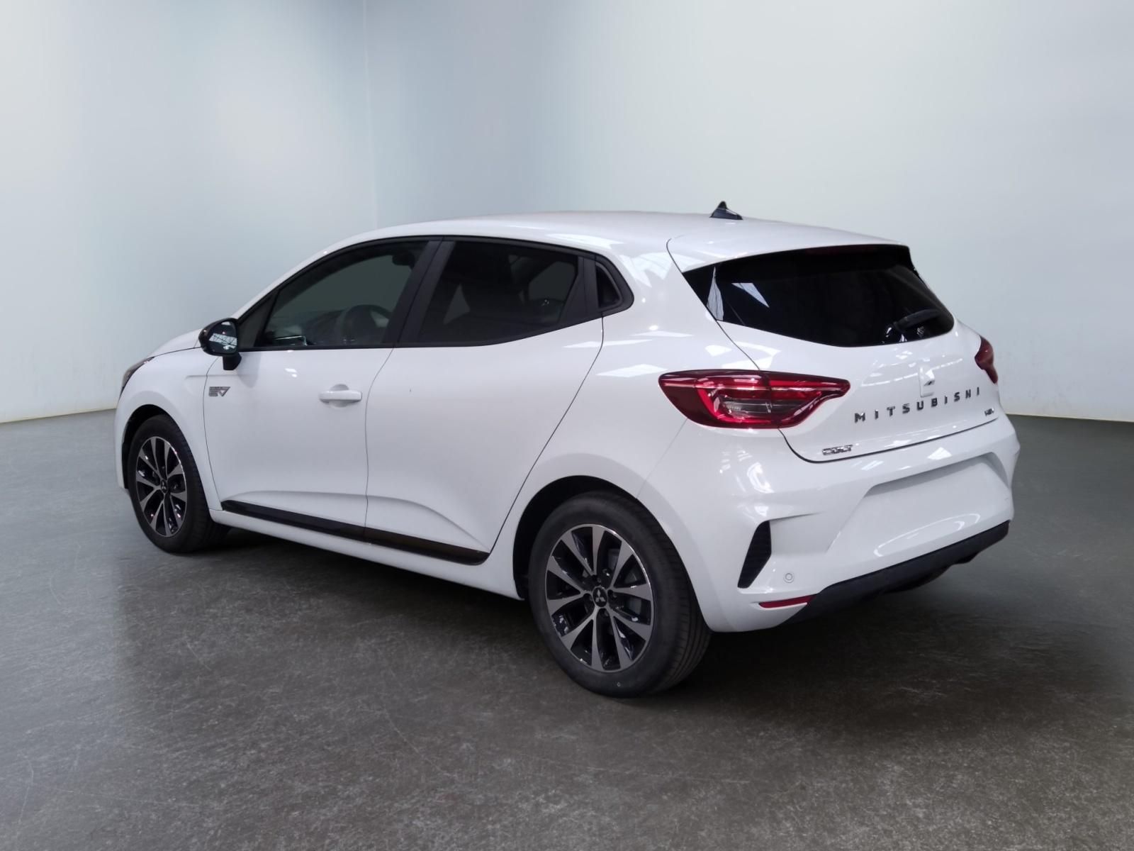 MITSUBISHI COLT 1.6 MPI HEV 143 Invite+ 2026