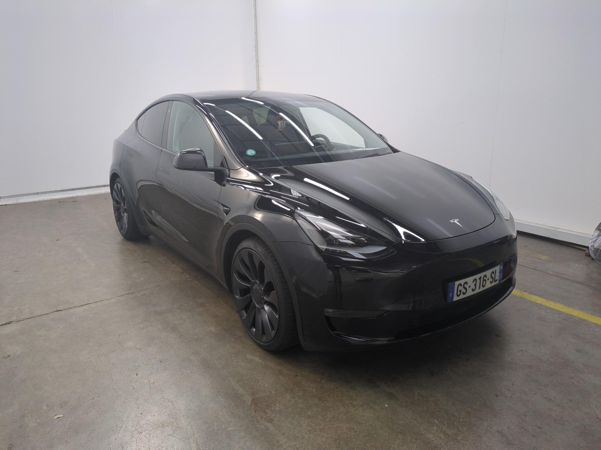 TESLA  2023