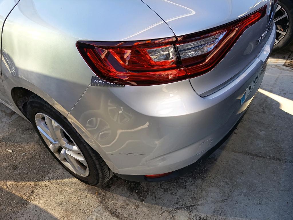 RENAULT MÉGANE MEGANE IV BERLINE Blue dCi 115 EDC Business 2020