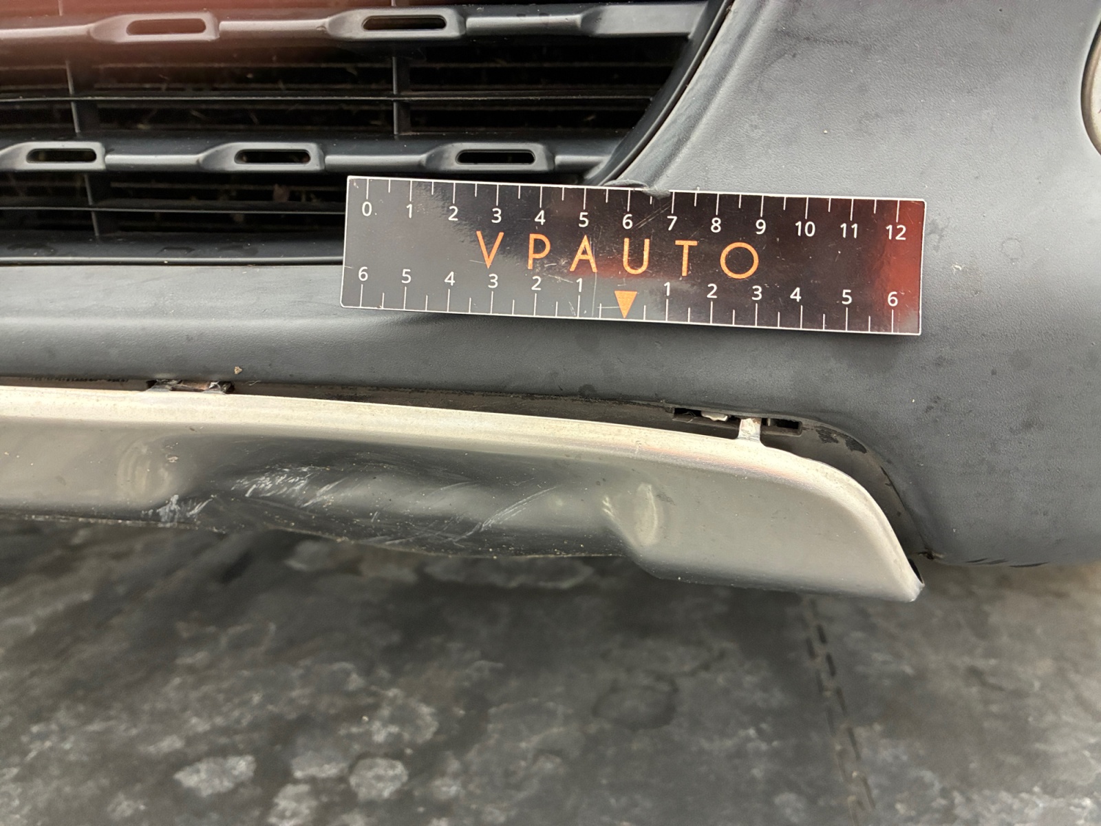 PEUGEOT 2008 1.6 e-HDi 115ch FAP BVM6 Féline Titane Féline Titane 2013
